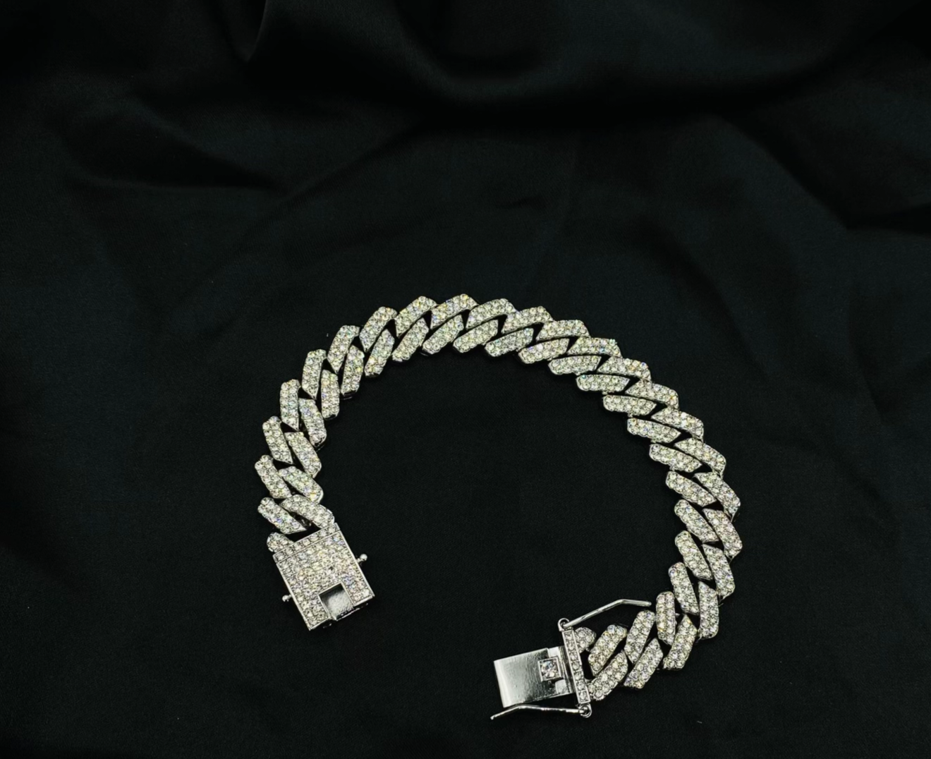 Iced chain and bracelet offer only for today 🚨